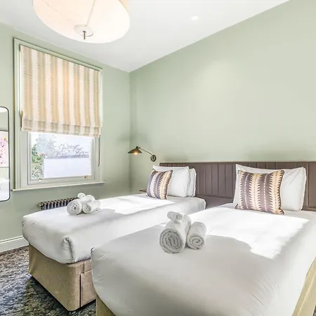 Clapham Guest House
